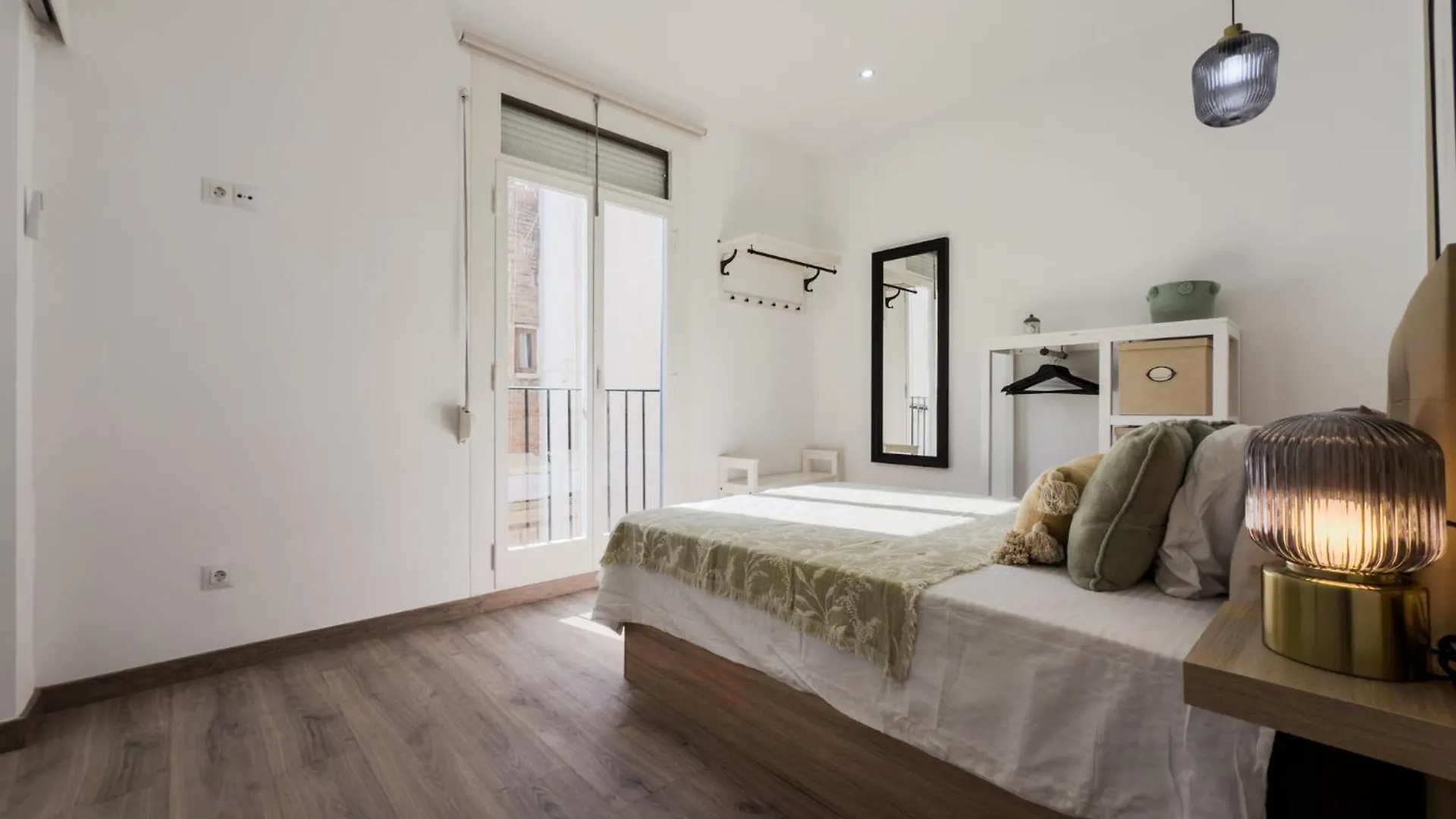 Apartment Precioso Apartamento En Ronda Sant Pau Barcelona